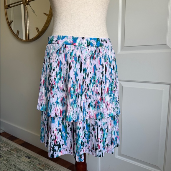 NWT J.Crew Watercolor Floral Tiered Pleated Mini Skirt Size 2 Blue Pink Spring - Picture 2 of 8